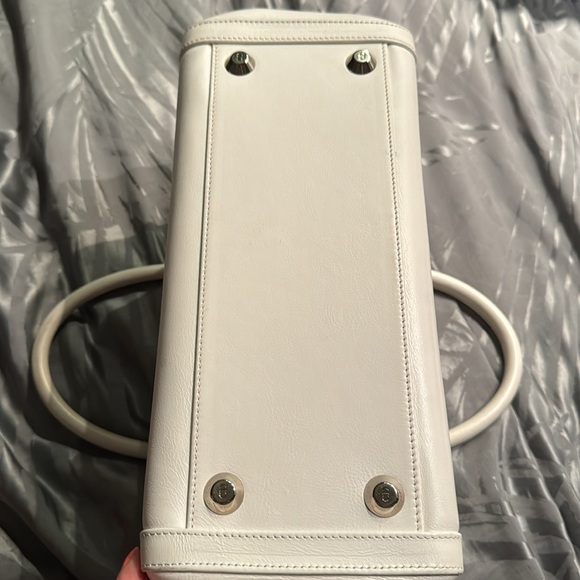 ๐จ EUC Limited Edition Authentic Christian Dior White Flight line Tote Bag โญ๏ธ ๐ค - Picture 9 of 12